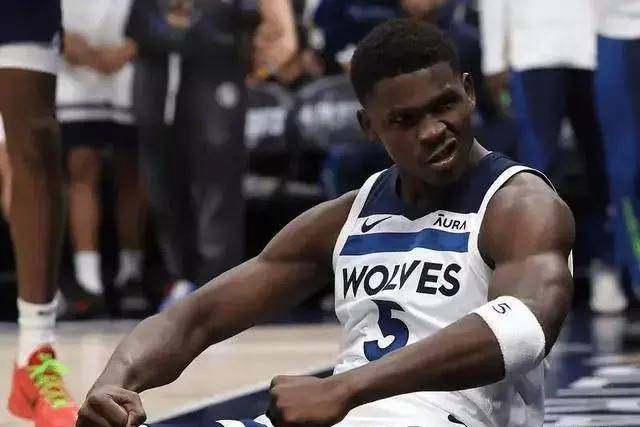 13记三分！克莱蒙斯轰下55分 新疆队史第三人